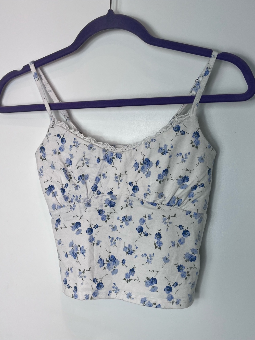 Hollister White Floral Lace Trim Crop Cami Top with Blue Blossom Small Cotton